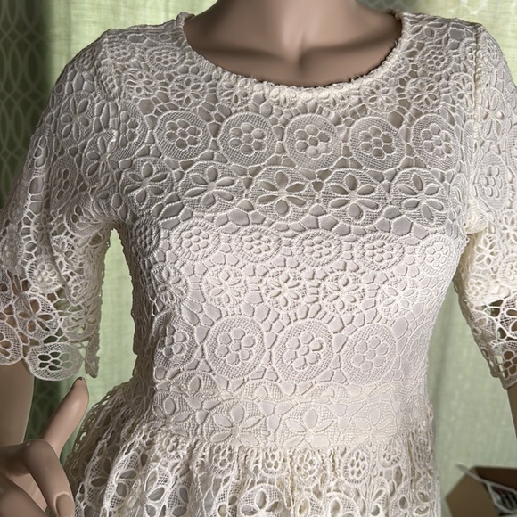 #51 Eyelet detailed midi dress - Picture 7 of 9